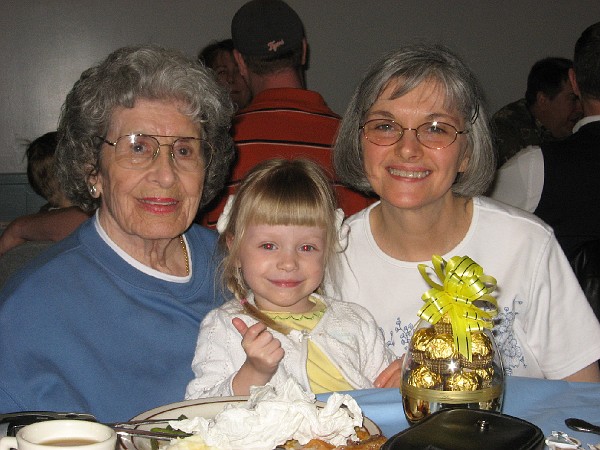 easterhome07 014.jpg